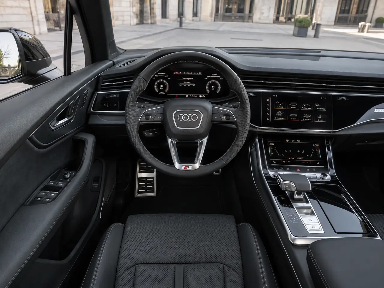 Audi Q7 50 TDI S-Line Edition 2025, vue avant — Florence Luxury Car Rental, Florence. Audi Q7 50 TDI S-Line Edition à Florence La location d'une Audi Q7 50 TDI S-Line Edition…