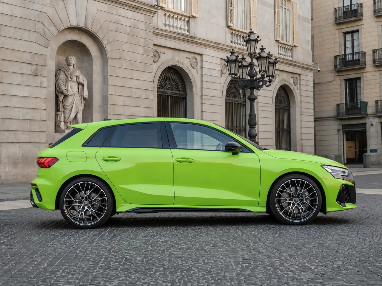 Audi RS3 Restyling 2025, vista frontale — Florence Luxury Car Rental, Firenze. Audi RS3 Restyling a Firenze Il noleggio di un'Audi RS3 Restyling a Firenze mette a…