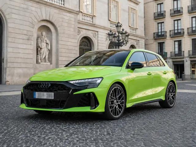 Audi RS3 Restyling 2025 — Florence Luxury Car Rental, Florencia