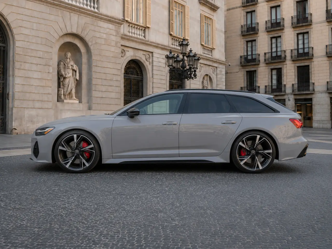 Audi RS6 Dynamic 2023, vista frontale — Florence Luxury Car Rental, Firenze. Audi RS6 Dynamic a Firenze Il noleggio di un'Audi RS6 Dynamic a Firenze mette a…