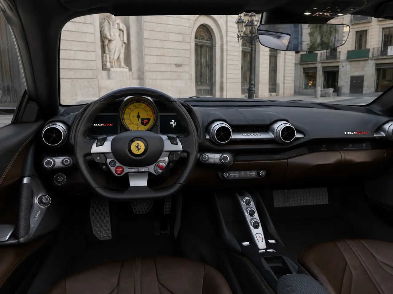 Ferrari 812 GTS 2024, interni — Florence Luxury Car Rental, Firenze. Ferrari 812 GTS a Firenze Il noleggio della Ferrari 812 GTS a Firenze mette a…