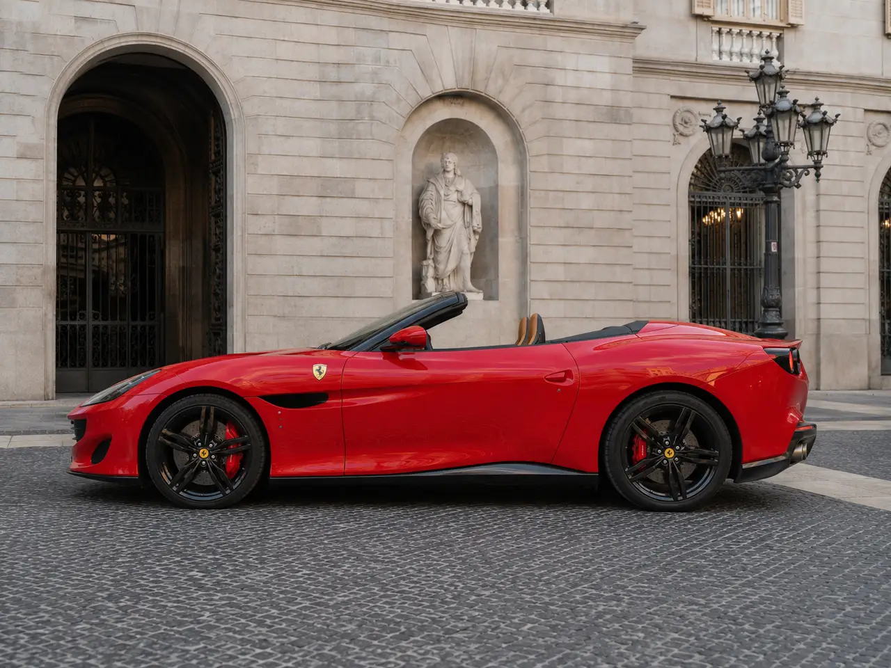 Ferrari Portofino M 2023, esterno — Florence Luxury Car Rental, Firenze. Ferrari Portofino M a Firenze Il noleggio di una Ferrari Portofino M a Firenze consente…