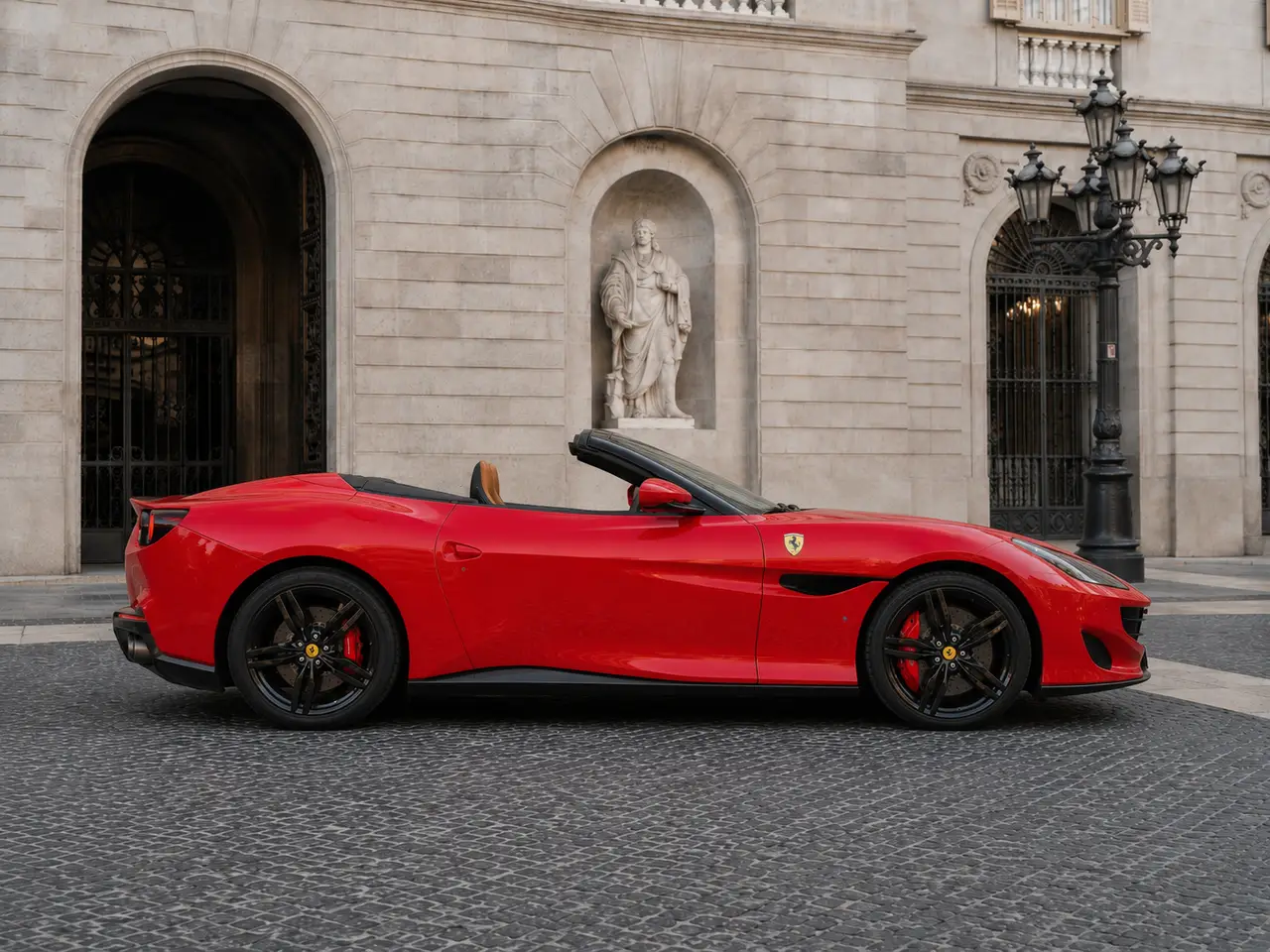 Ferrari Portofino M 2023, vista frontale — Florence Luxury Car Rental, Firenze. Ferrari Portofino M a Firenze Il noleggio di una Ferrari Portofino M a Firenze consente…