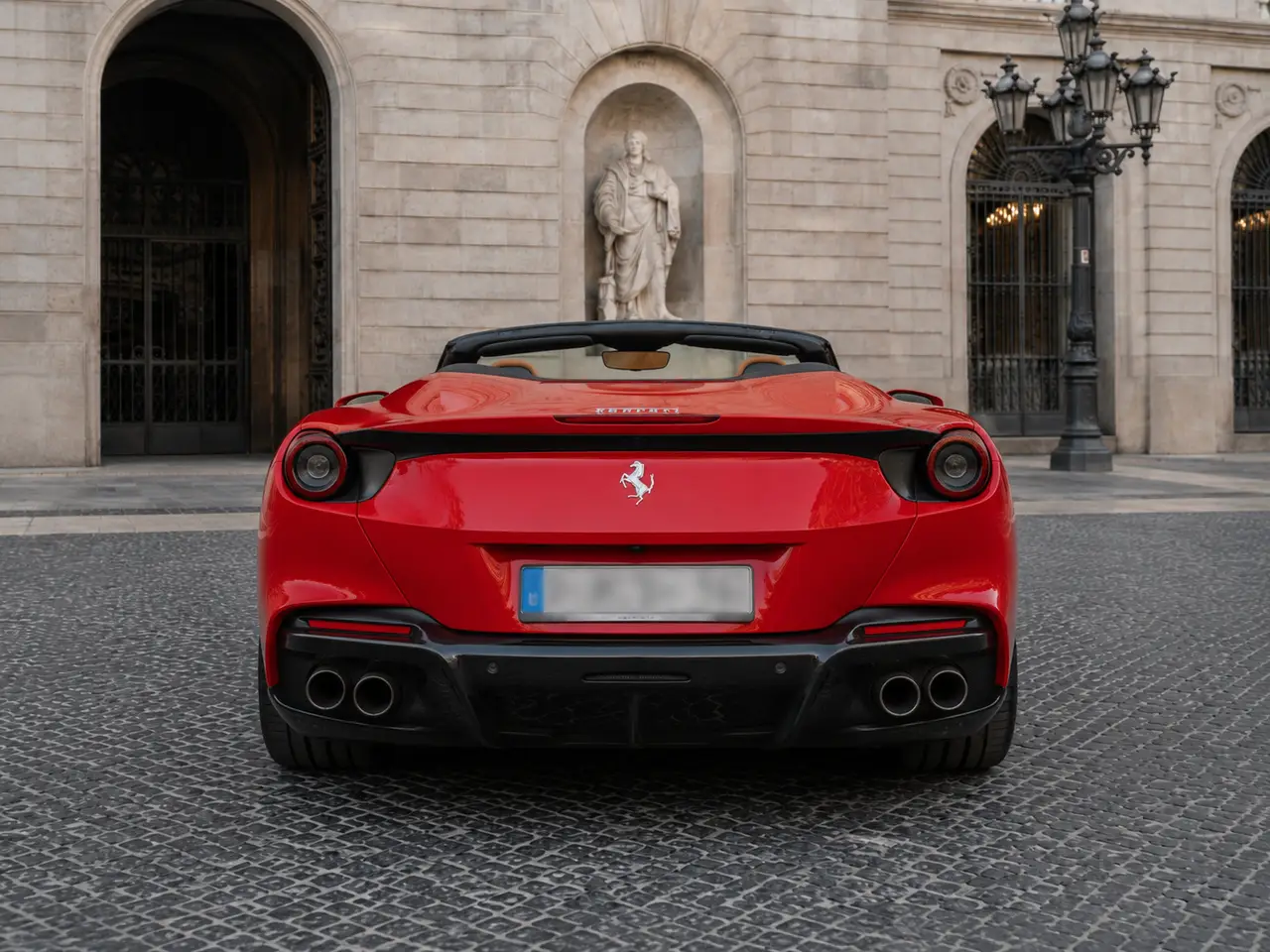 Ferrari Portofino M 2023, vista posteriore — Florence Luxury Car Rental, Firenze. Ferrari Portofino M a Firenze Il noleggio di una Ferrari Portofino M a Firenze consente…
