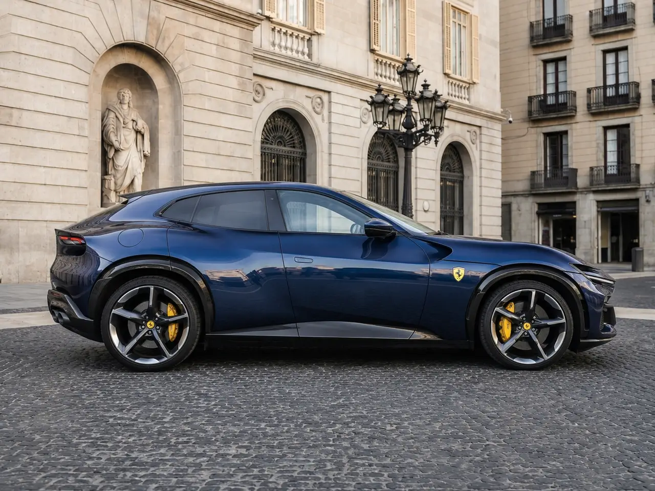 Ferrari Purosangue 2024, extérieur — Florence Luxury Car Rental, Florence. Ferrari Purosangue à Florence La location d'une Ferrari Purosangue à Florence donne accès…