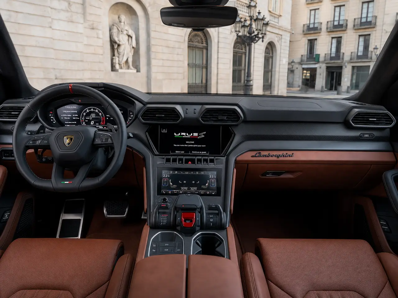 Lamborghini Urus S 2023, interni — Florence Luxury Car Rental, Firenze. Lamborghini Urus S a Firenze Il noleggio di una Lamborghini Urus S a Firenze mette a…