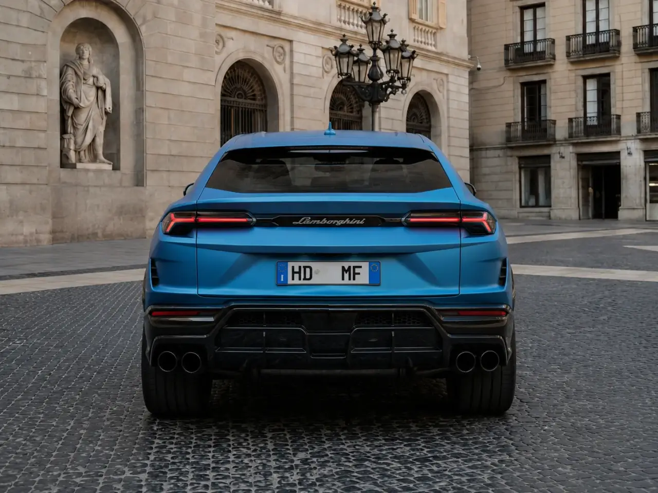 Lamborghini Urus SE 2025, vista frontale — Florence Luxury Car Rental, Firenze. Lamborghini Urus SE a Firenze Il noleggio di una Lamborghini Urus SE a Firenze mette a…