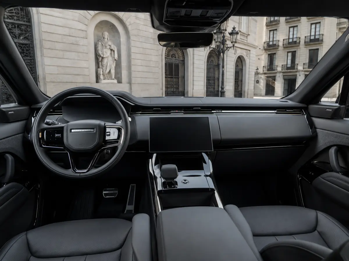 Land Rover Range Rover Sport Dynamic SE 2025, intérieur — Florence Luxury Car Rental, Florence. Land Rover Range Rover Sport Dynamic SE à Florence La location d'un Land Rover Range…