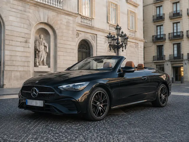 Mercedes Benz CLE 300 Cabriolet AMG Premium 2025 — Florence Luxury Car Rental, Firenze