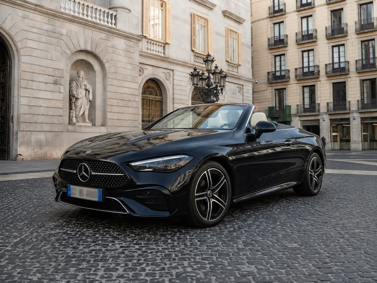 Mercedes Benz CLE Cabrio 2025 — Florence Luxury Car Rental, Florence. Mercedes Benz CLE Cabrio à Florence La location d'une Mercedes Benz CLE Cabrio à Florence…