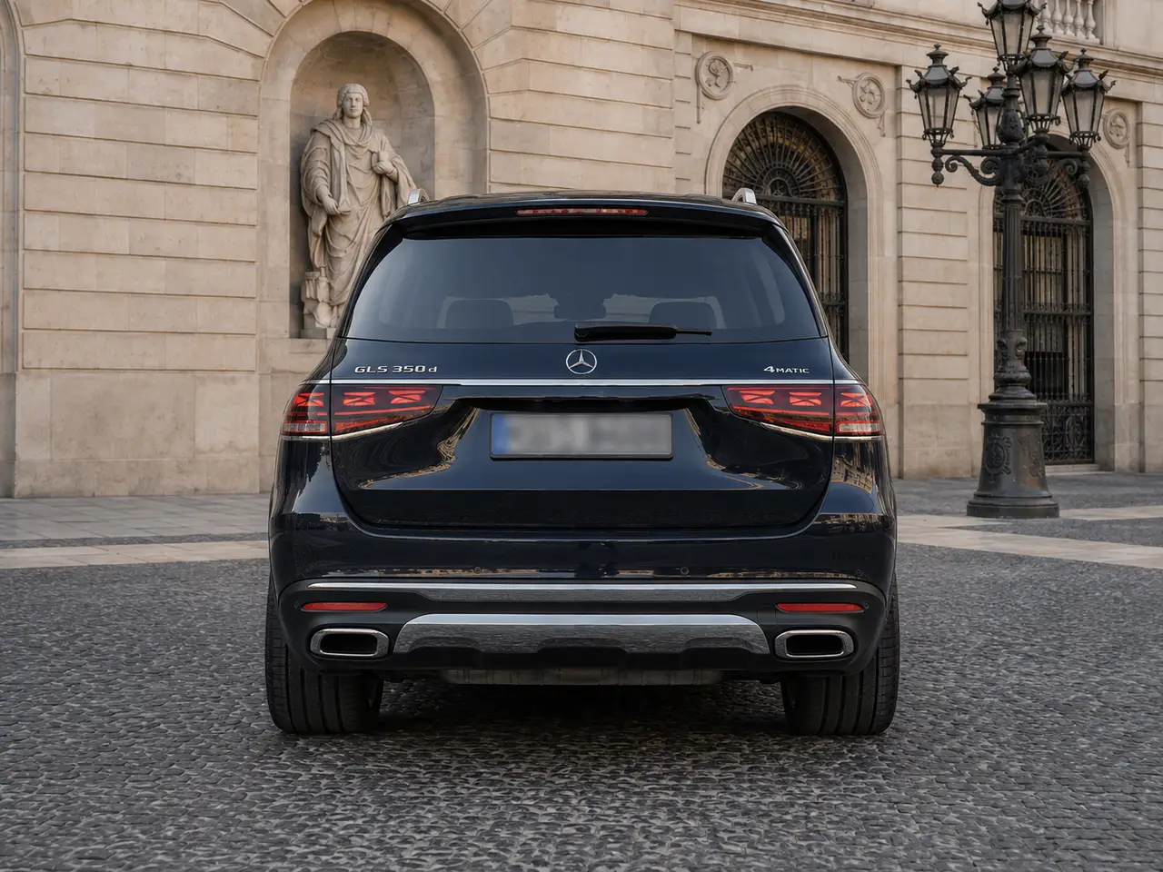 Mercedes Benz GLS-klasse 350 D Exclusive 7 Posti 2025, vista trasera — Florence Luxury Car Rental, Florencia. Mercedes Benz GLS-klasse 350 D Exclusive 7 Posti en Florencia El alquiler del Mercedes…