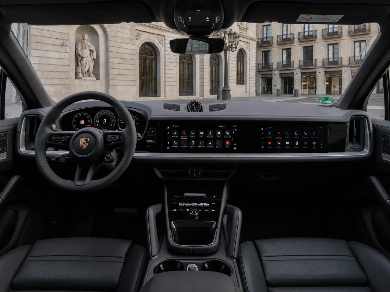 Porsche Cayenne 2025, interni — Florence Luxury Car Rental, Firenze. Porsche Cayenne a Firenze Il noleggio di una Porsche Cayenne a Firenze mette a…