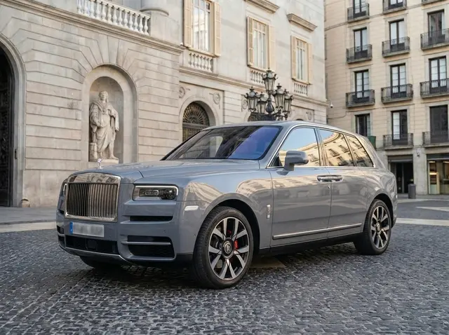 Rolls-Royce Cullinan 2025 — Florence Luxury Car Rental, Firenze