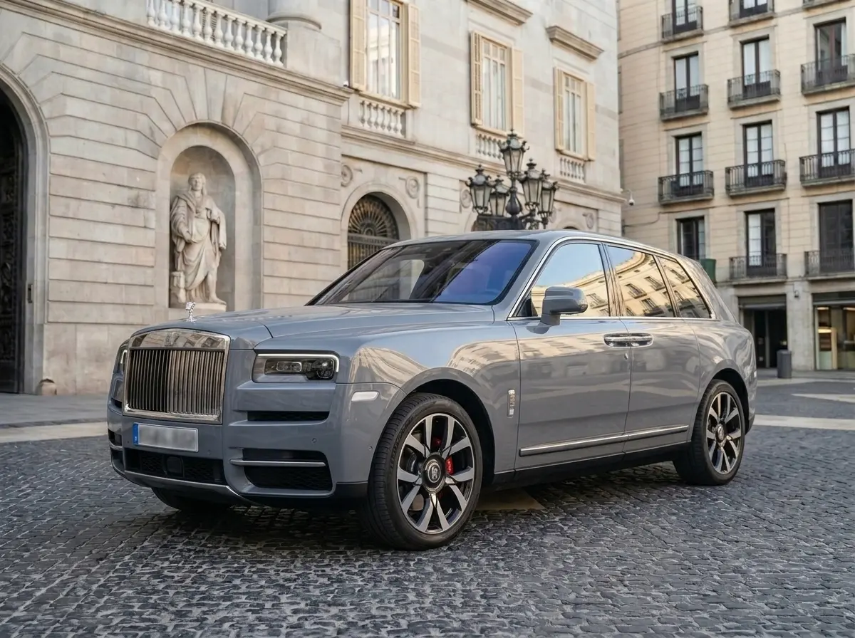 Rolls-Royce Cullinan 2025 — Florence Luxury Car Rental, Firenze. Rolls-Royce Cullinan 2025 a Firenze Il noleggio di una Rolls-Royce Cullinan 2025 a…